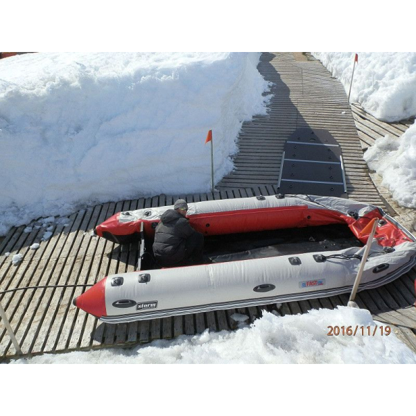Aqua-Storm STK450 Evolution кільовий моторний моторний човен, фанерний пайол зі стрінгерами, пересувні сидіння Аква-Шторм СТК450 Еволюшн