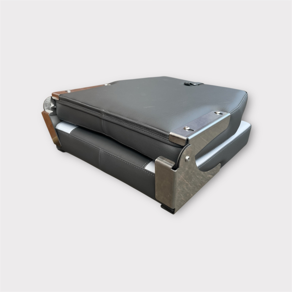 Крісло SiTTravel складне з високою спинкою ECONOM вініл КSV-01